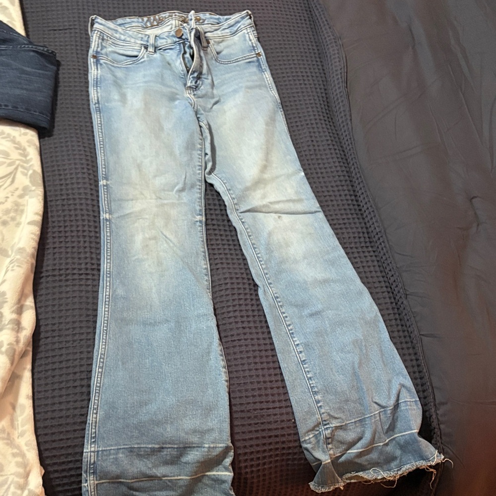Light Wash Women's Flare Jeans - Casual Bootcut Style
